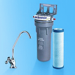 Компактный проточный фильтр Аквафор Соло для очистки водопроводной воды